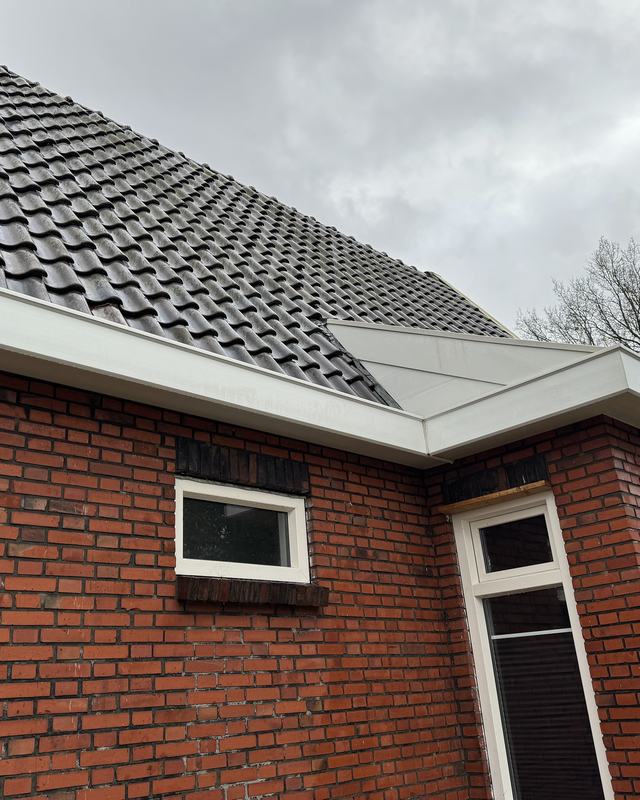 Na: Boeidelen gereinigd