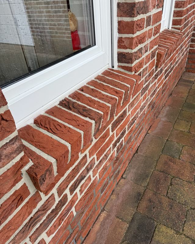 Na: Vensterbank van metselwerk